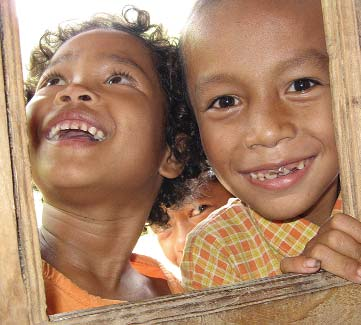 ...Como resultado, la caries severa en niños (y adultos) es casi universal.