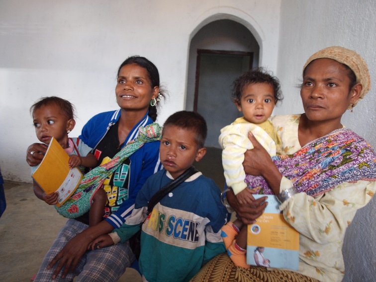 Una vez que las madres comienzan a dar alimentos para el destete, sus bebés a menudo comienzan a perder peso.