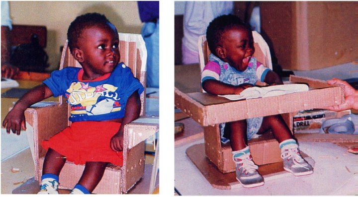 Ejemplos de asientos de cartón APT simples hechos para niños discapacitados en África.