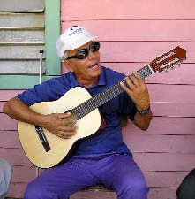 A blind musician who plays the guitar and sings beautifully, visited the CBR Center in Bartolomé Maso, and sang songs he had written about José Martí’s vision of Cuba, and about the need to stop wars and conflicts between nations, so all of humanity can join together in world peace.