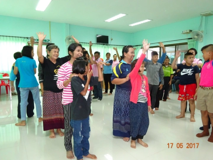 As an icebreaking activity, the children paired up with the health workers and took part in interactive games and challenges.